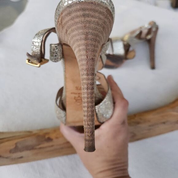 Gaston Lucieli burnished gold platform heels - Picture 9 of 10